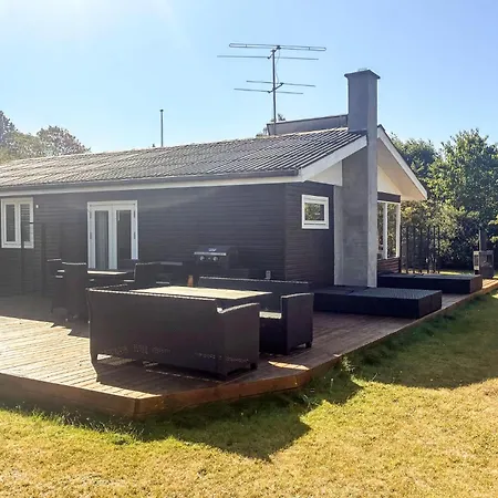 3 Bedroom Stunning In Vakantiehuis Eskebjerg